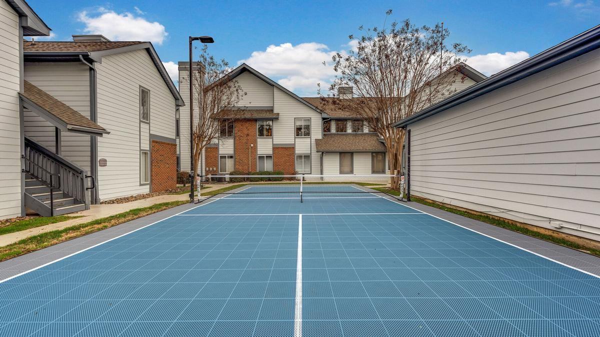 8503 N Tryon St - Photo 5 of 30