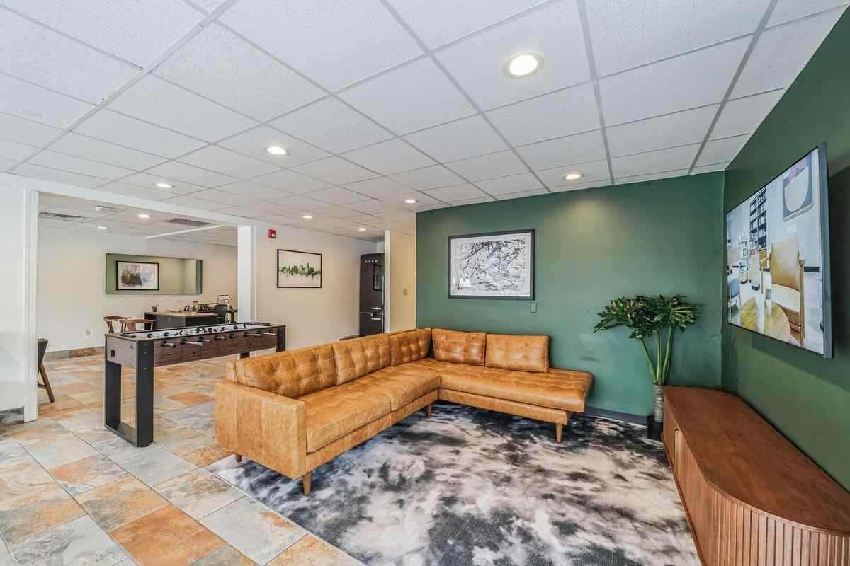 2517 Guess Rd - Photo 3 of 23