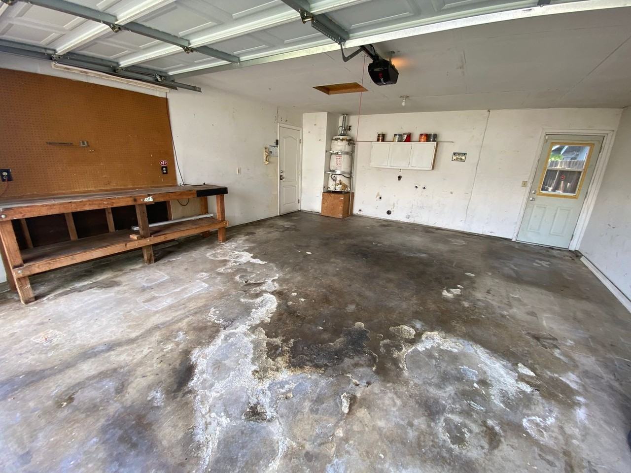 2323 N Sea Ct - Photo 3 of 24