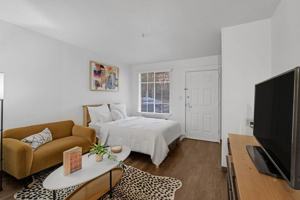 featured image of 710 Yorkmont Rd