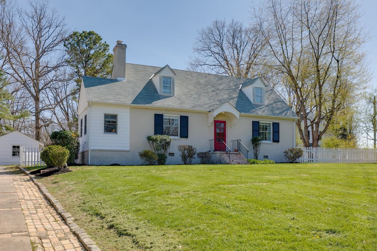 9609 University Blvd - Photo 2 of 31