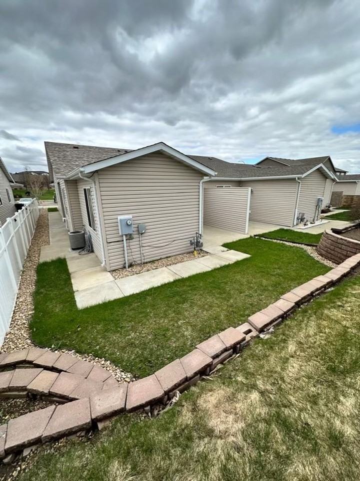 1349 15th St W - Photo 5 of 15