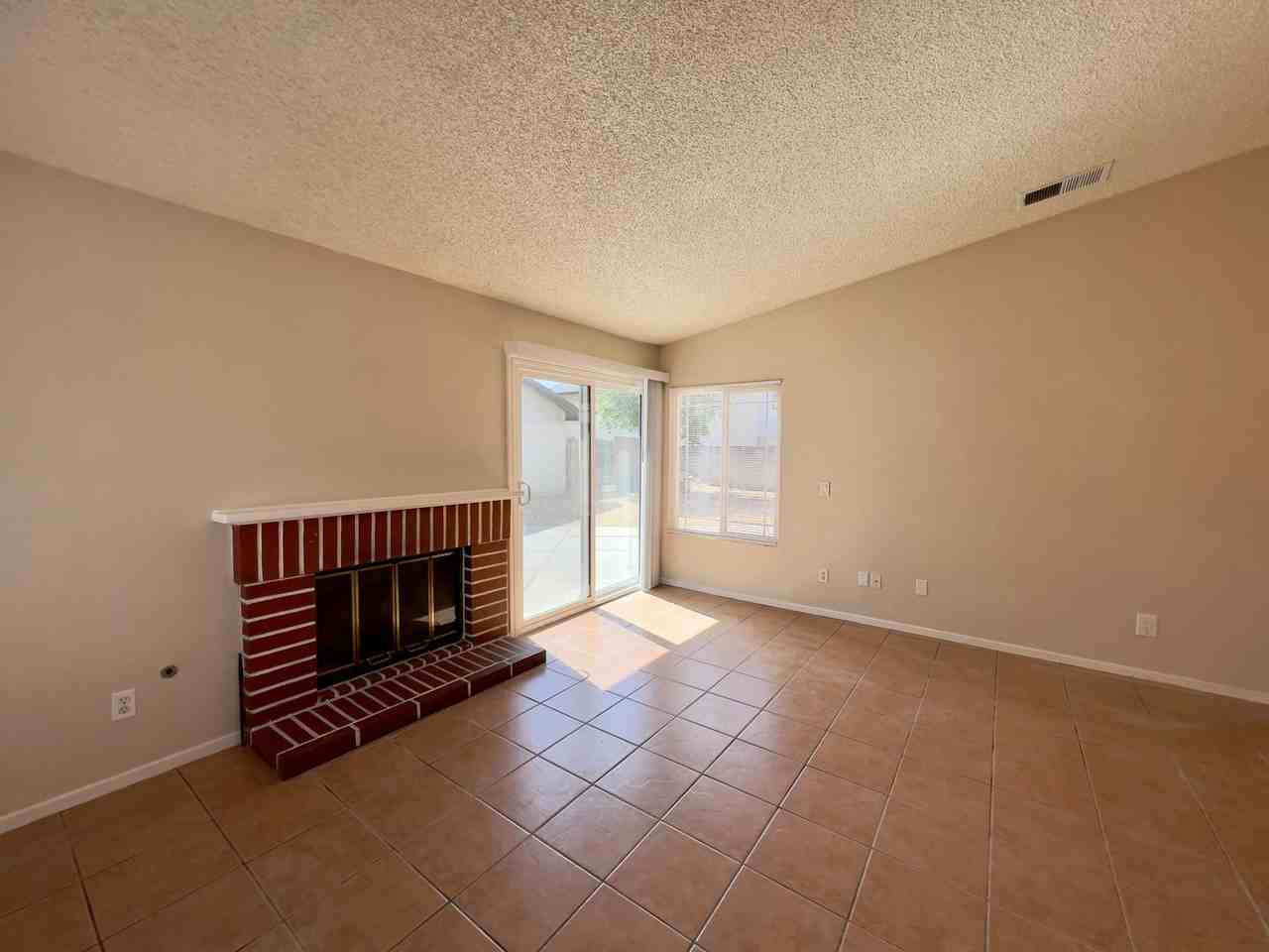 16283 Fairview Ave - Photo 2 of 27