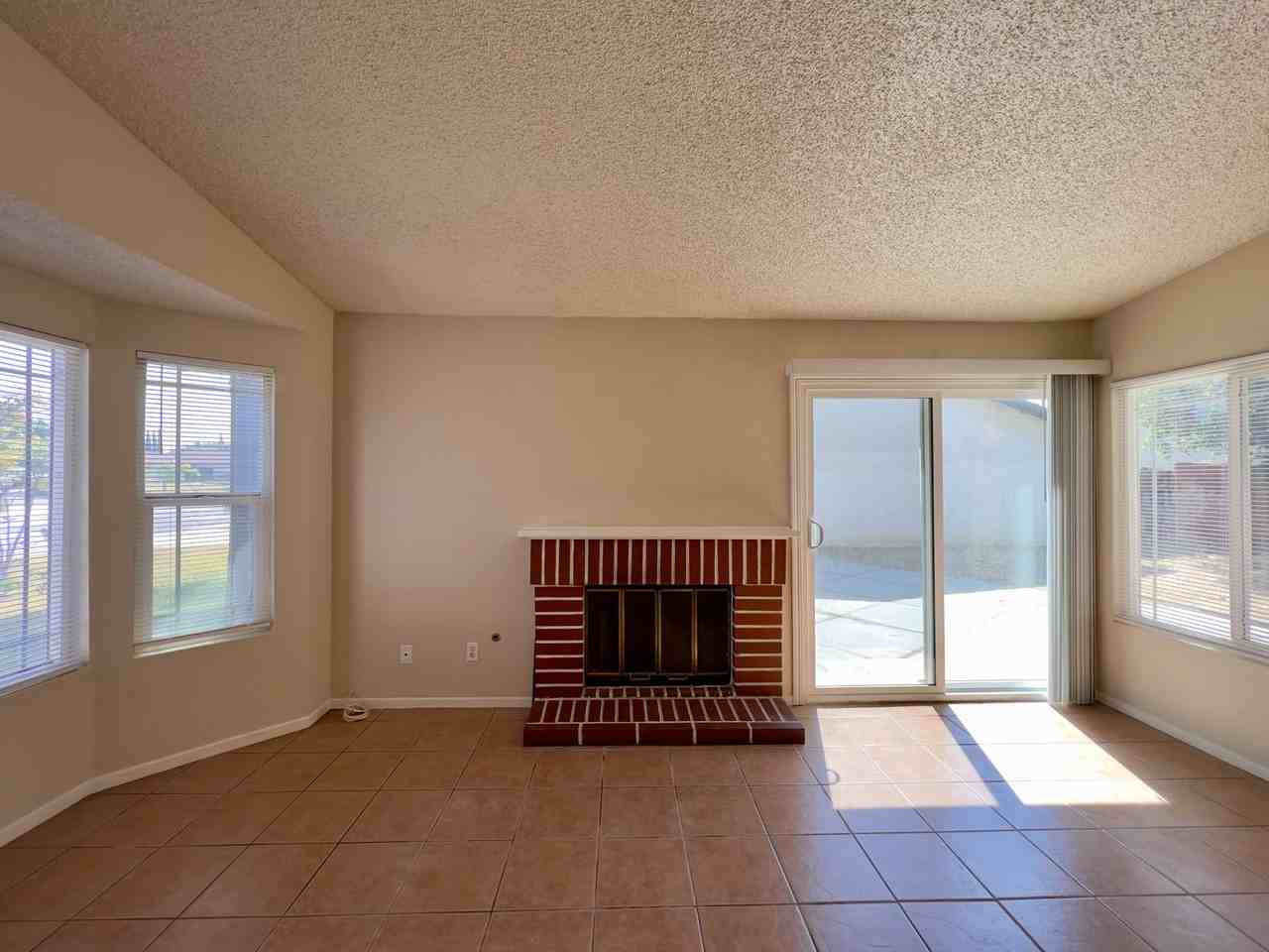 16283 Fairview Ave - Photo 3 of 27