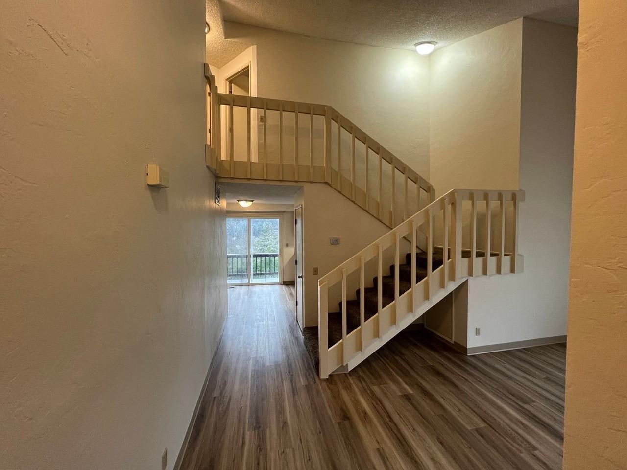 3960 University St - Photo 2 of 20