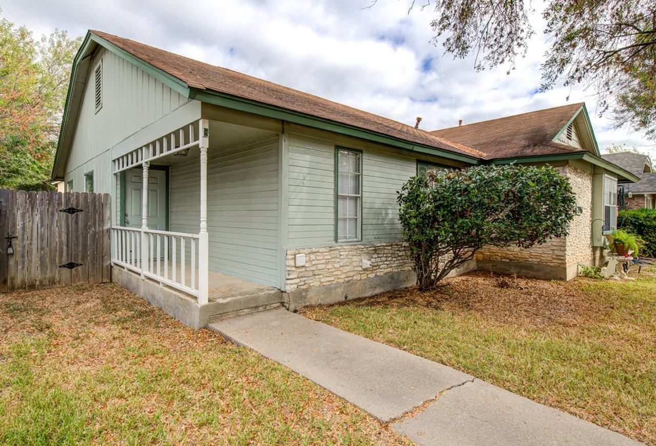 7916 West Gate Blvd - Photo 3 of 18