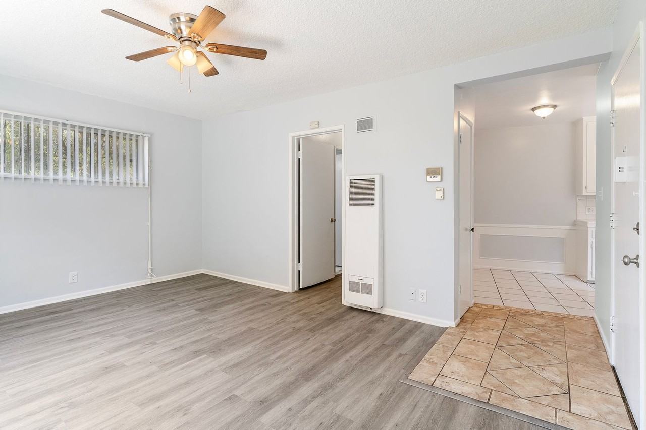 3888 Potomac Ave - Photo 7 of 44