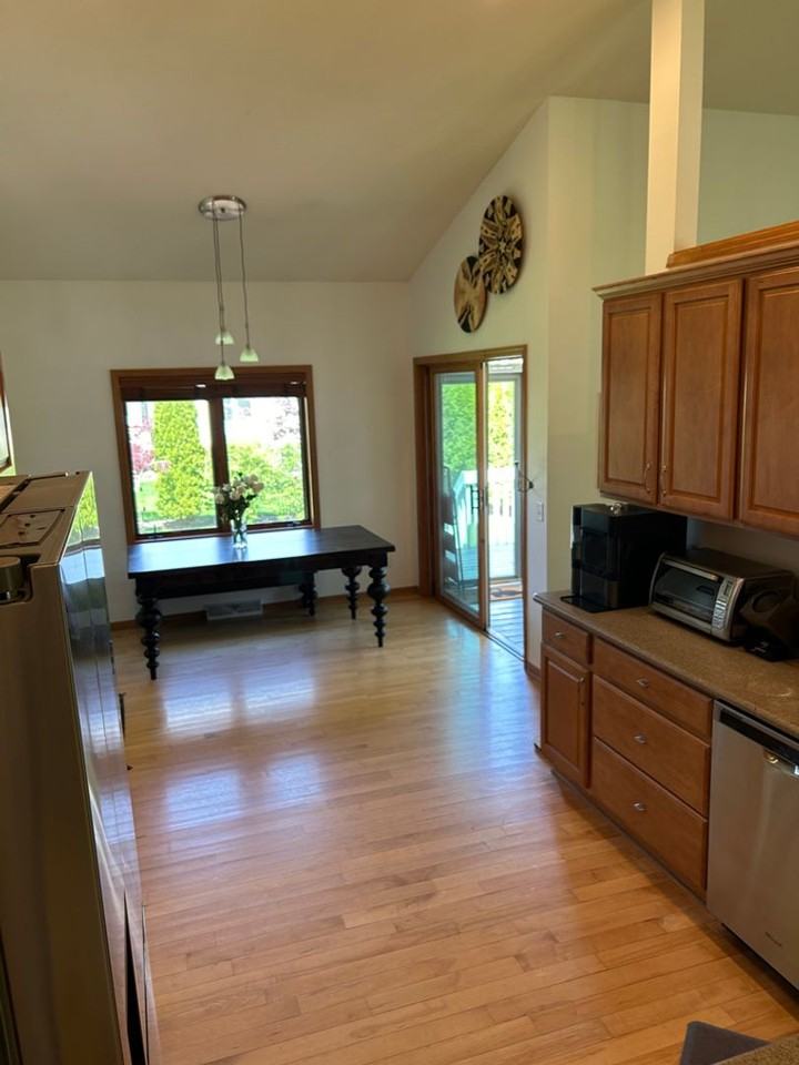 9402 Eagle Nest Ln - Photo 4 of 20