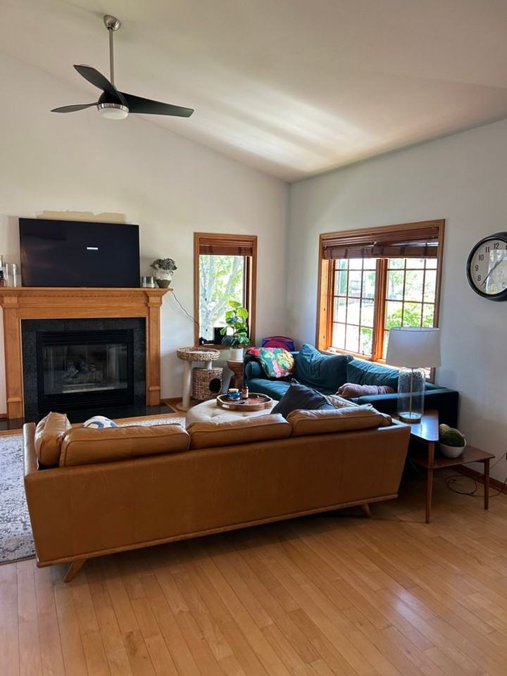 9402 Eagle Nest Ln - Photo 5 of 20