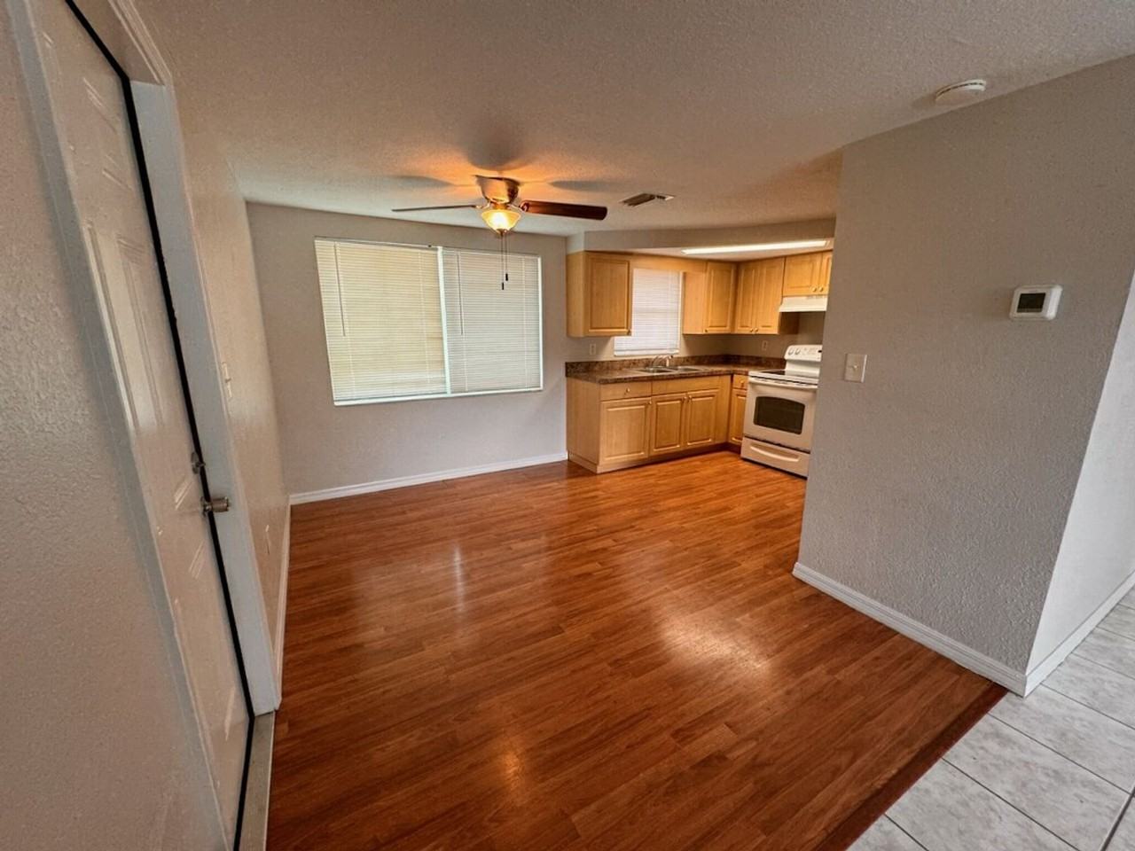 10731 Premier Ave - Photo 7 of 18