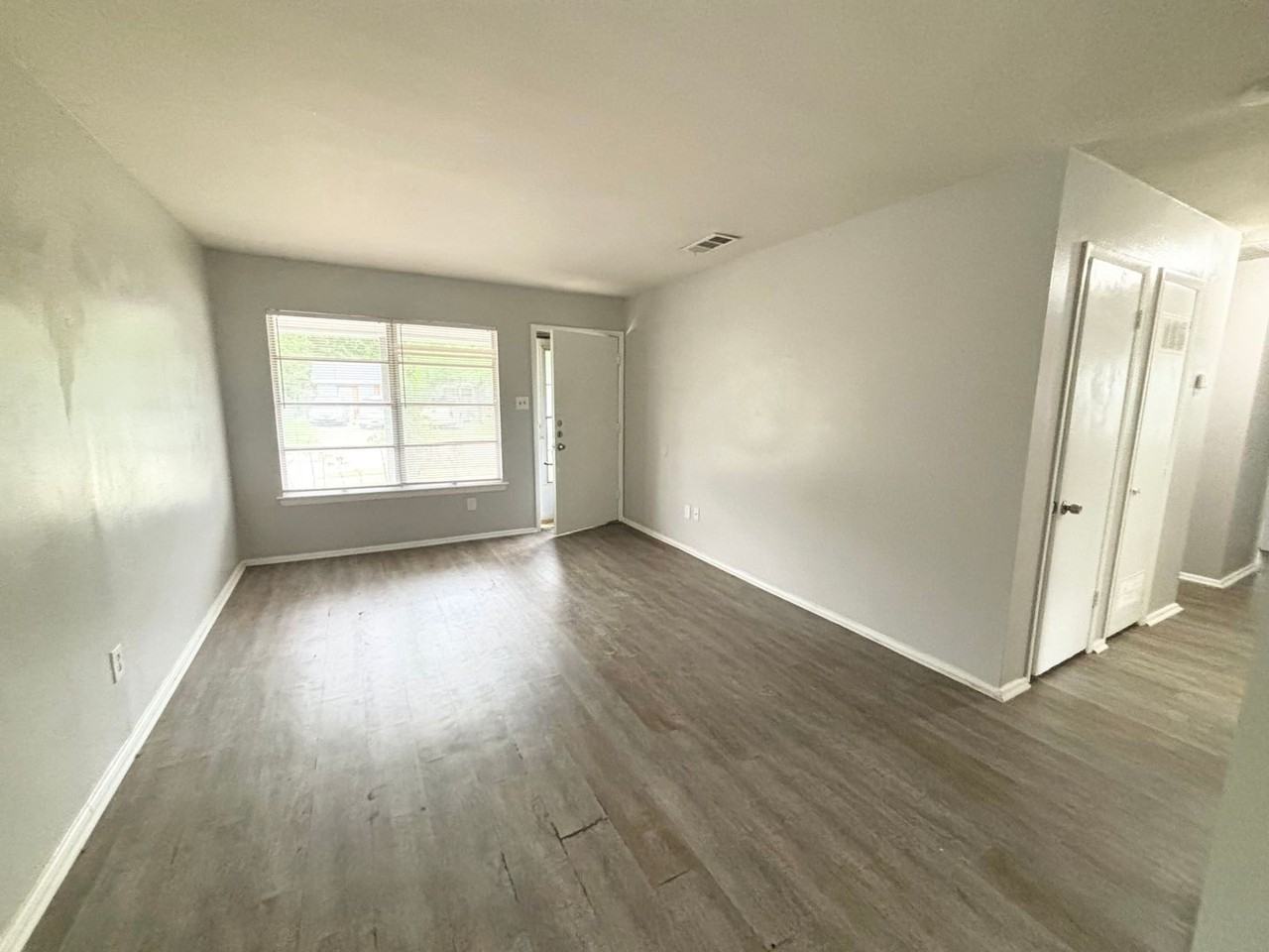 413 Freestone Dr - Photo 3 of 20