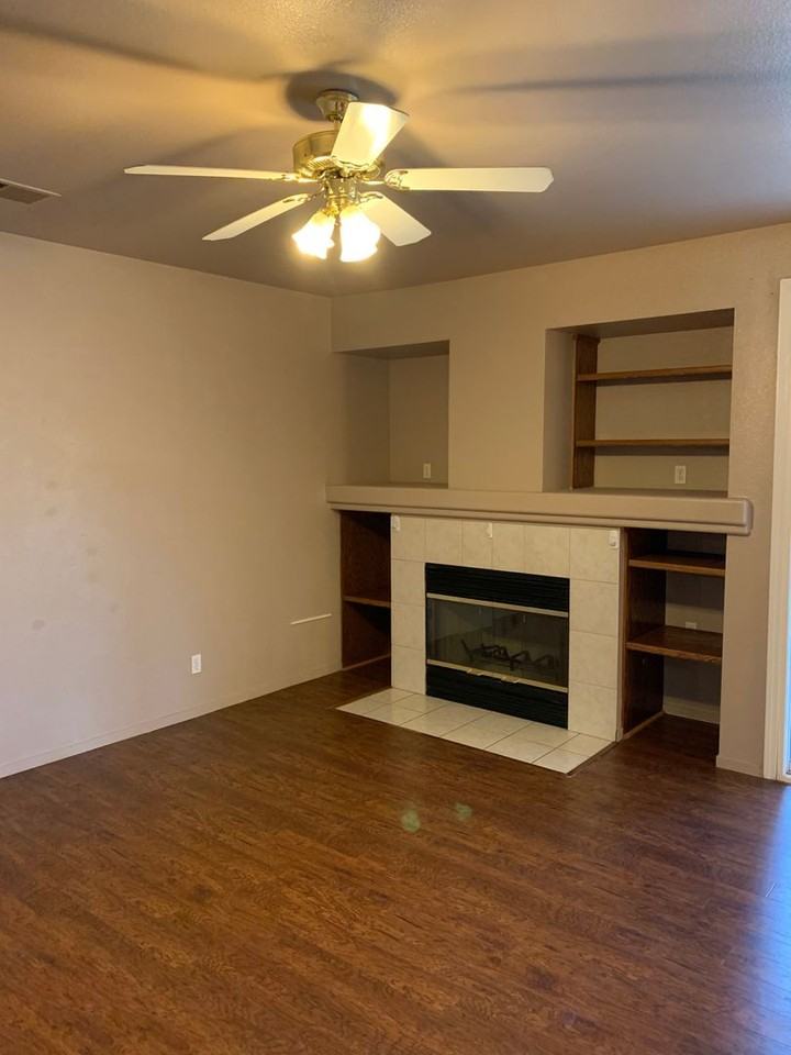 1101 Pine Ct - Photo 2 of 10