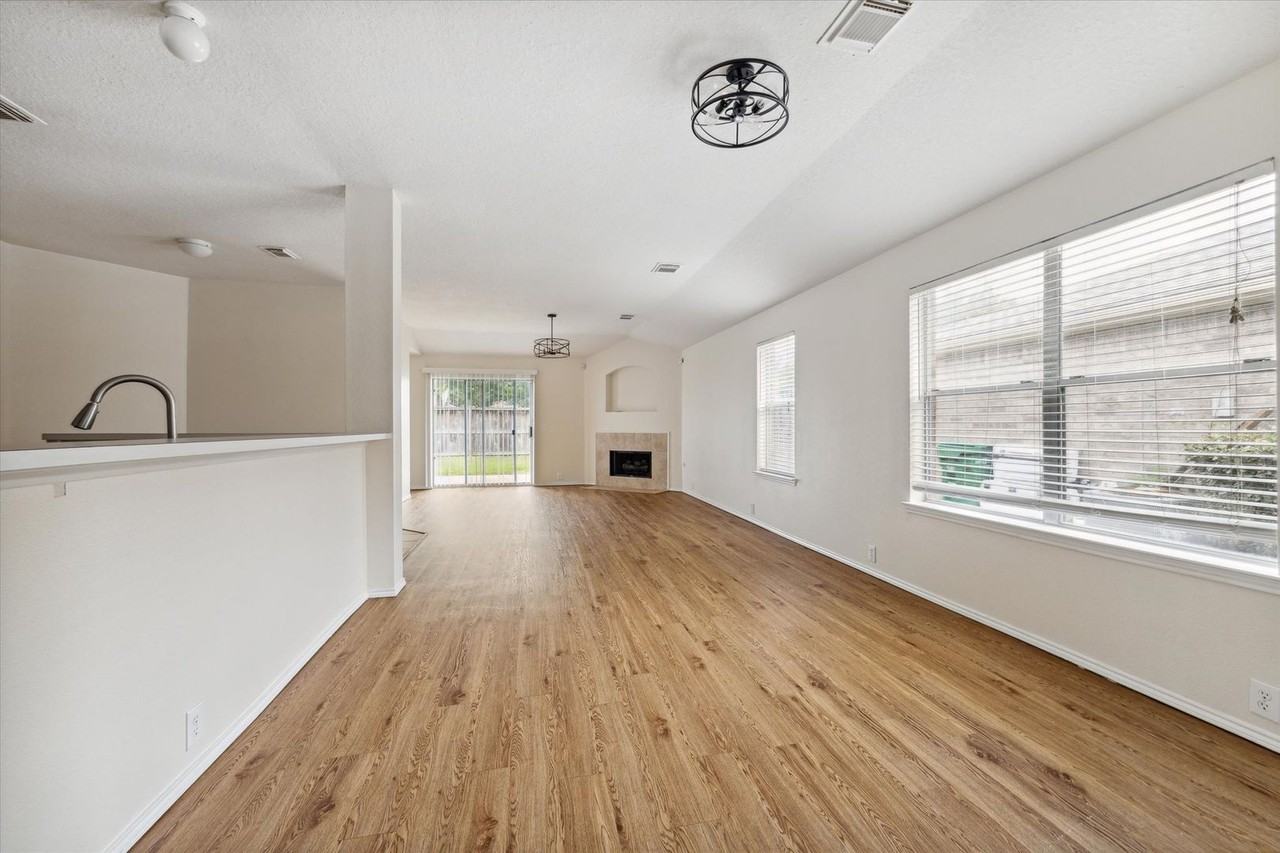 21102 Somerset Park Ln - Photo 5 of 13