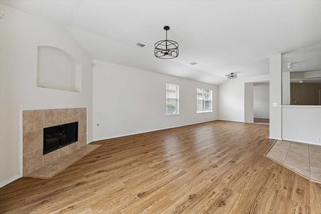 21102 Somerset Park Ln - Photo 6 of 13