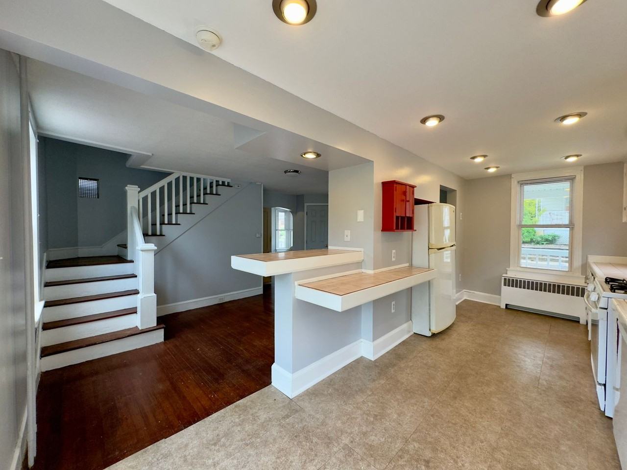 1370 Pleasant Valley Rd - Photo 2 of 23