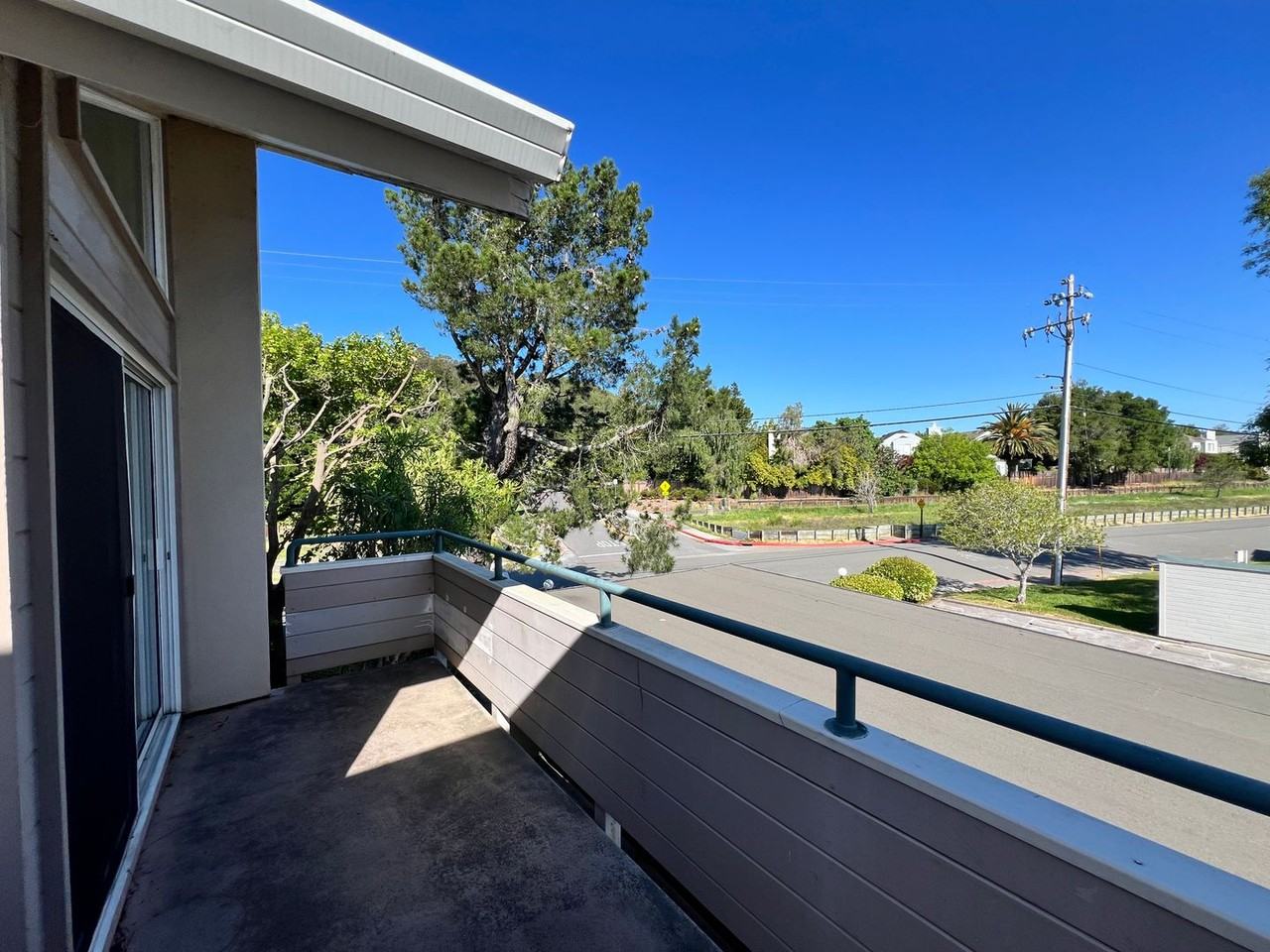 242 Larkspur Plaza Dr - Photo 3 of 13