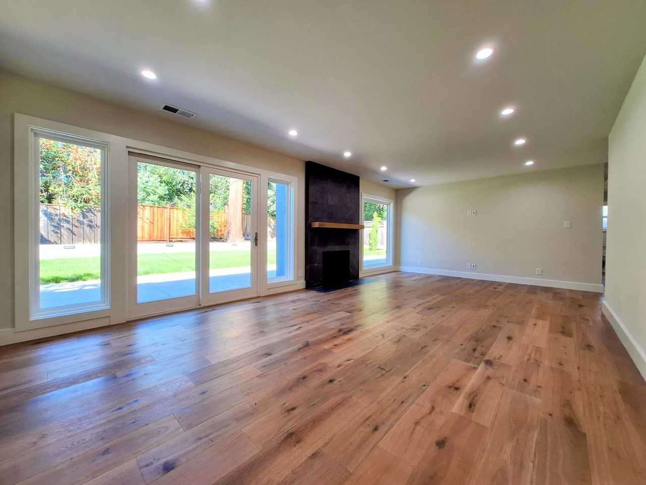 1584 Mitchell Way - Photo 3 of 41