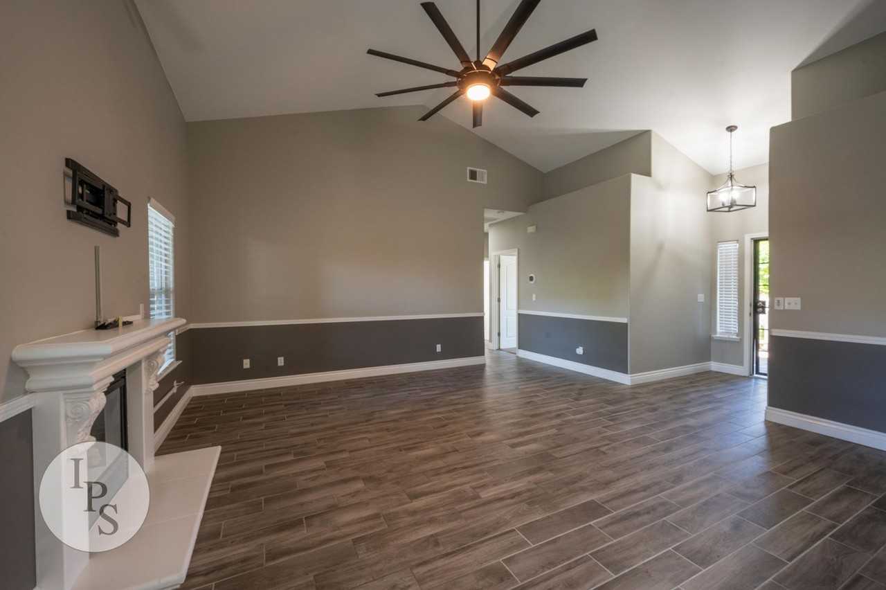 4797 W Oswego Ave - Photo 6 of 35