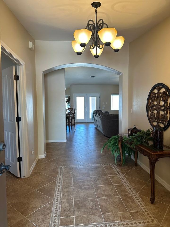 1840 Laramie Dr - Photo 2 of 26