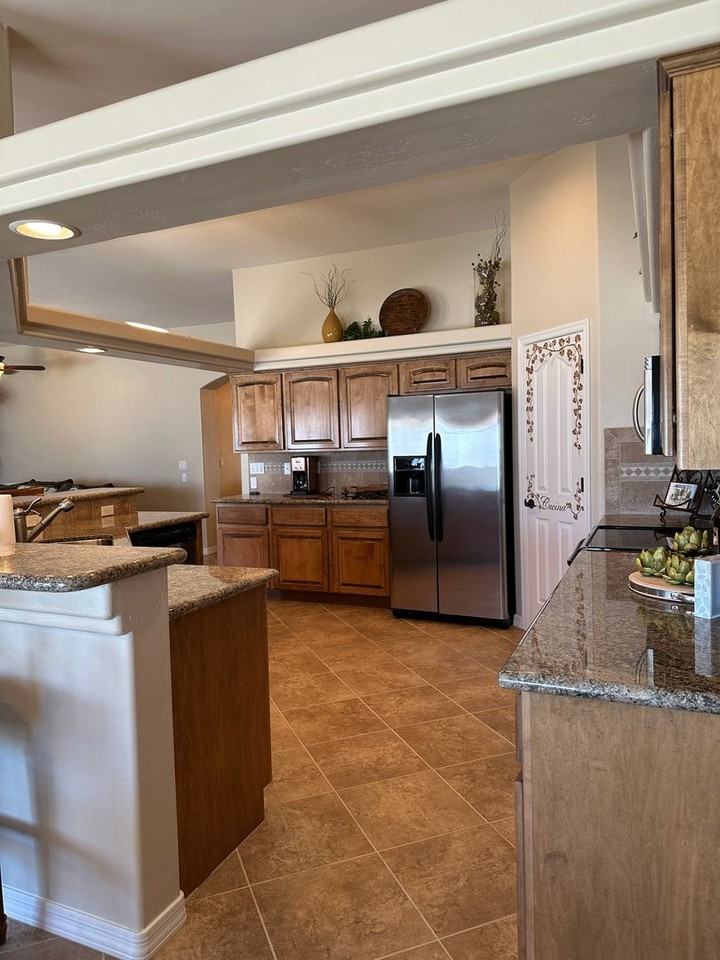 1840 Laramie Dr - Photo 6 of 26