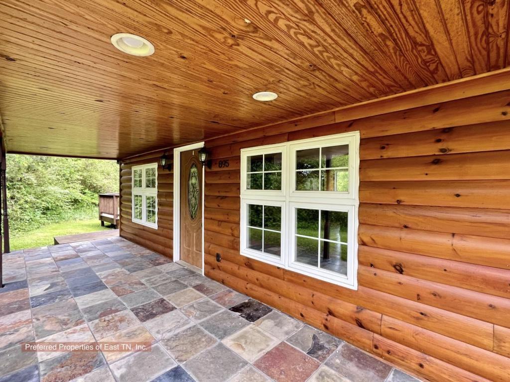 895 Greystone Rd - Photo 2 of 18