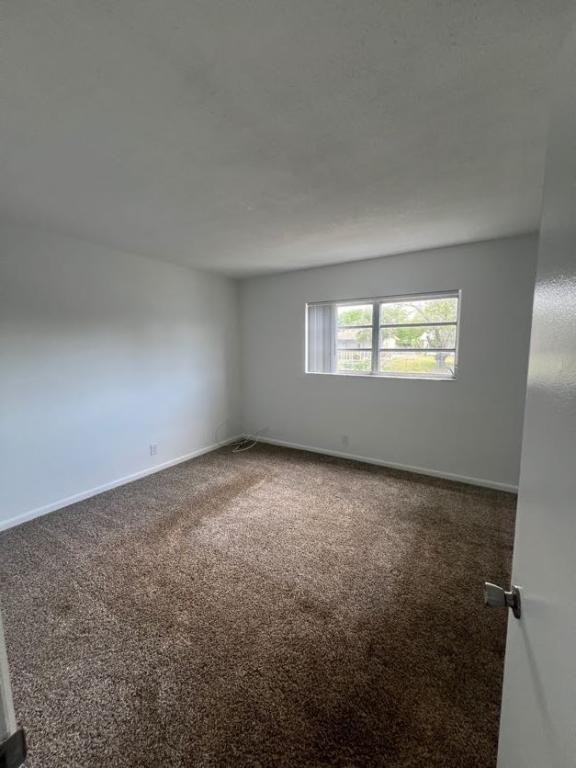 371 Sunshine Dr - Photo 4 of 37