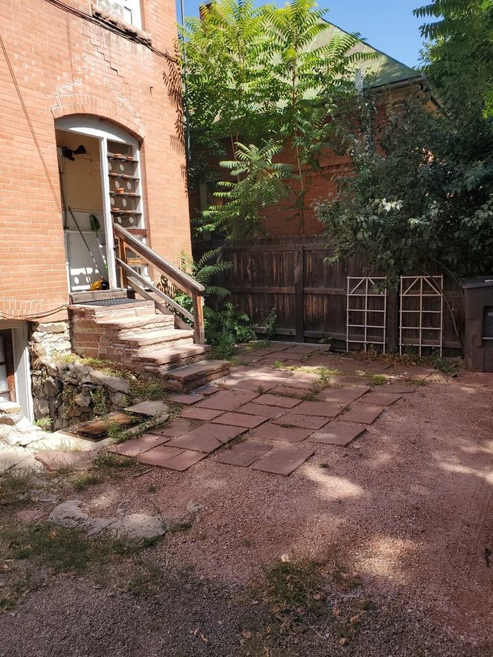 1014 Spruce St - Photo 7 of 8