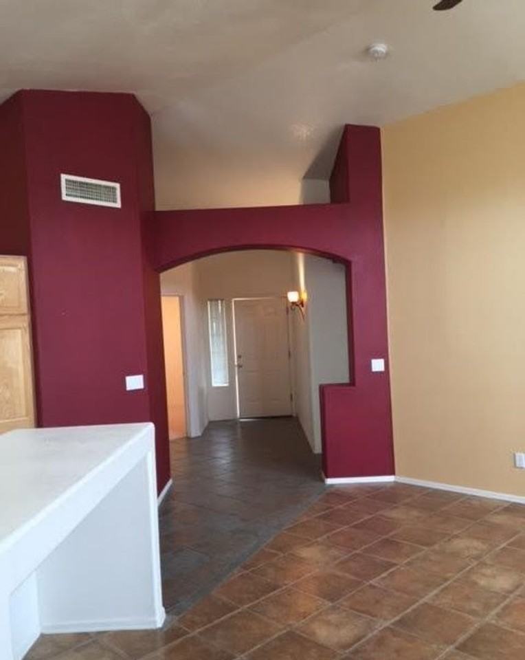 7078 W Hunnington Dr - Photo 2 of 10
