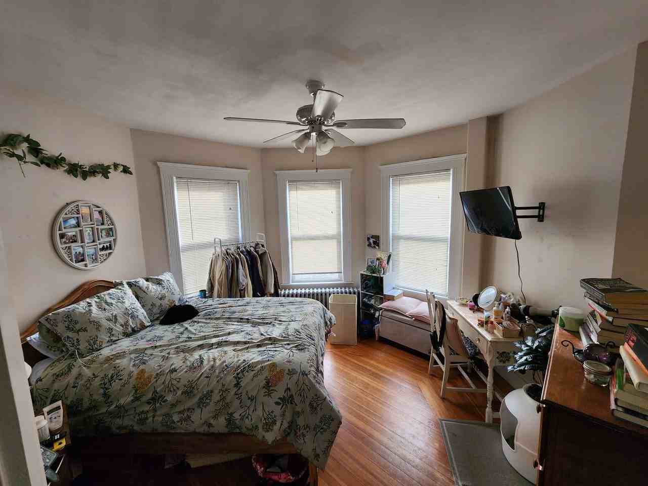 134 Brooks St - Photo 2 of 9