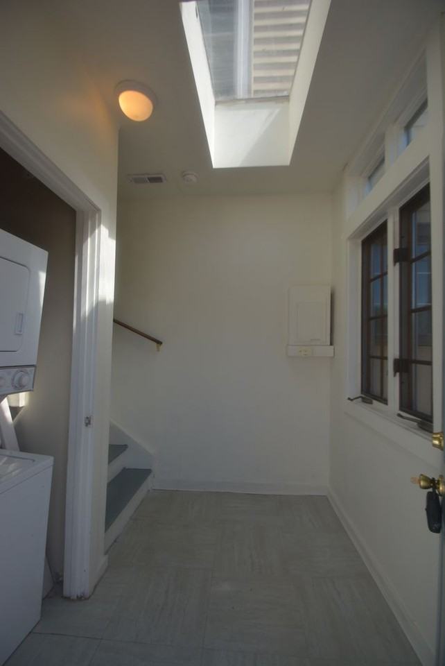 56 Clinton St - Photo 3 of 36