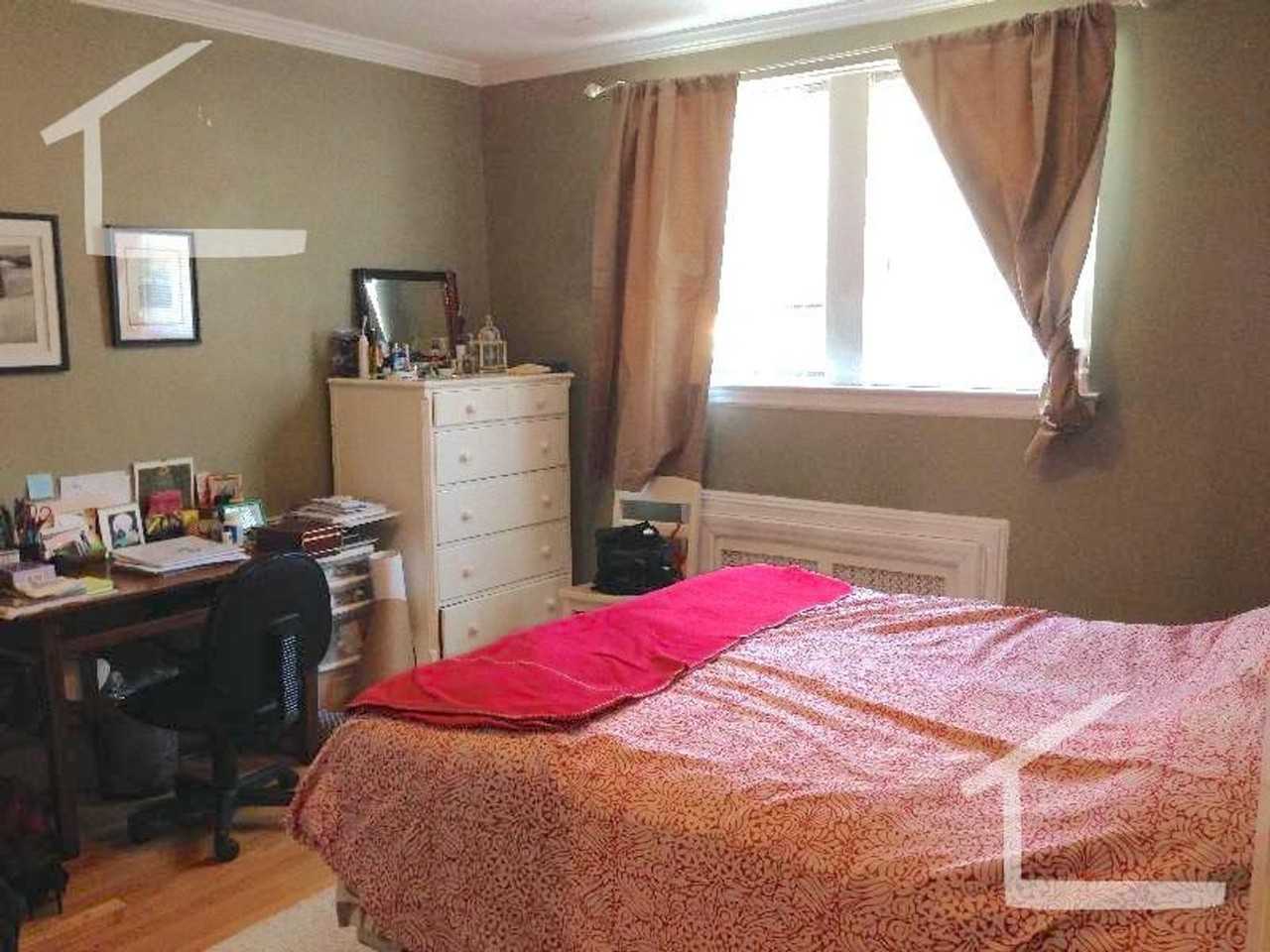 255 Kelton St - Photo 3 of 8