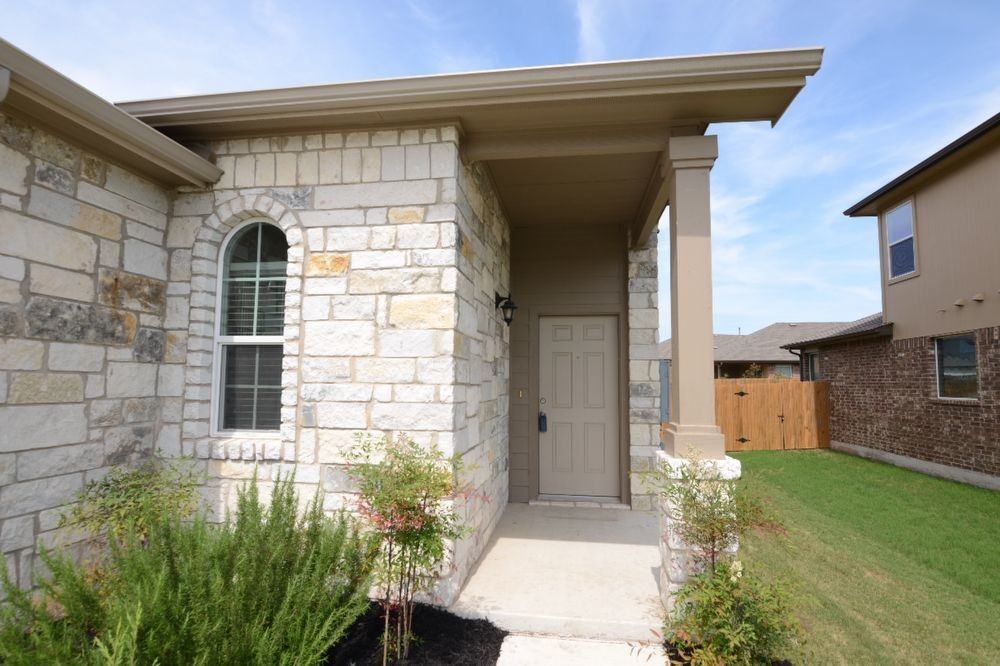 360 Purple Martin Ave - Photo 3 of 25