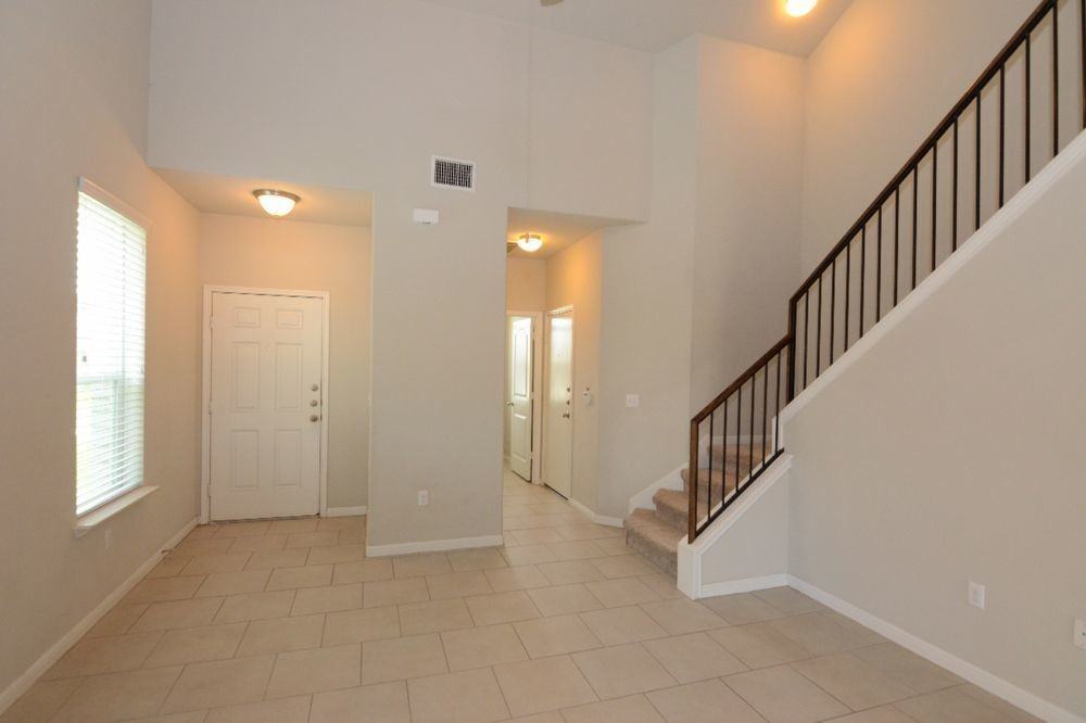 360 Purple Martin Ave - Photo 7 of 25