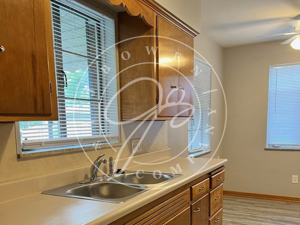 2344 Ward St - Photo 4 of 13