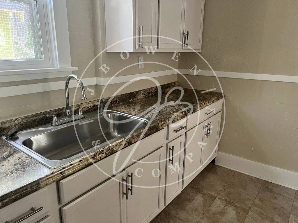 3922 Jackman Rd - Photo 6 of 7
