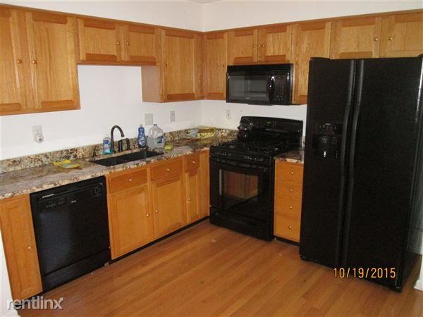 31 Cedarwood Cir - Photo 3 of 6