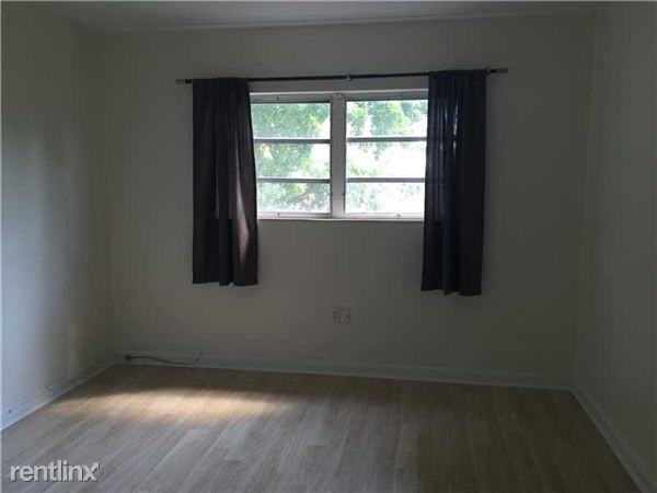 2430 NE 135th St - Photo 2 of 5