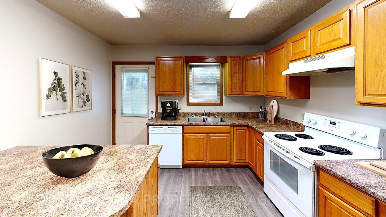 3506 South Sertoma Avenue #13 - Photo 6 of 16