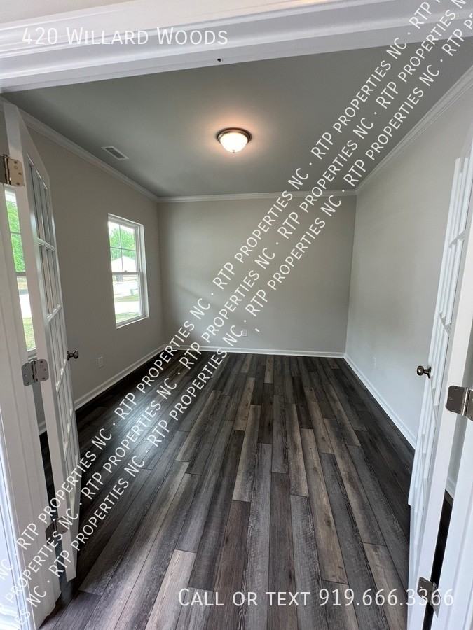 420 Willard Woods Dr - Photo 2 of 33