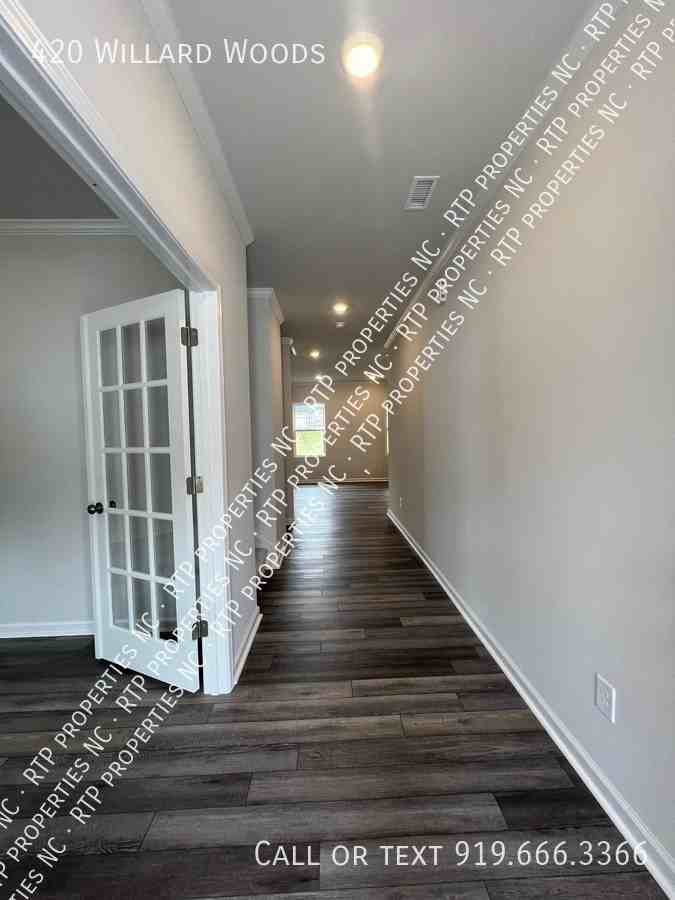 420 Willard Woods Dr - Photo 3 of 33