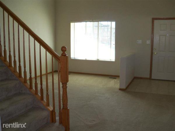 6679 Thistle Ridge Ave - Photo 3 of 10