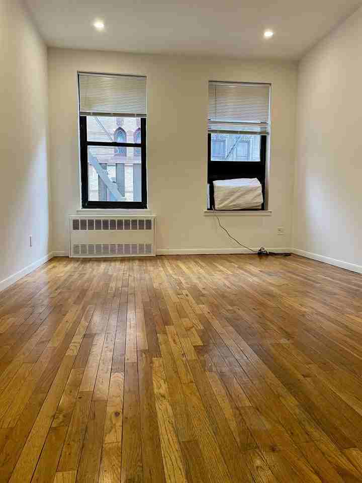 214 East 83rd Street - Photo 5 of 22