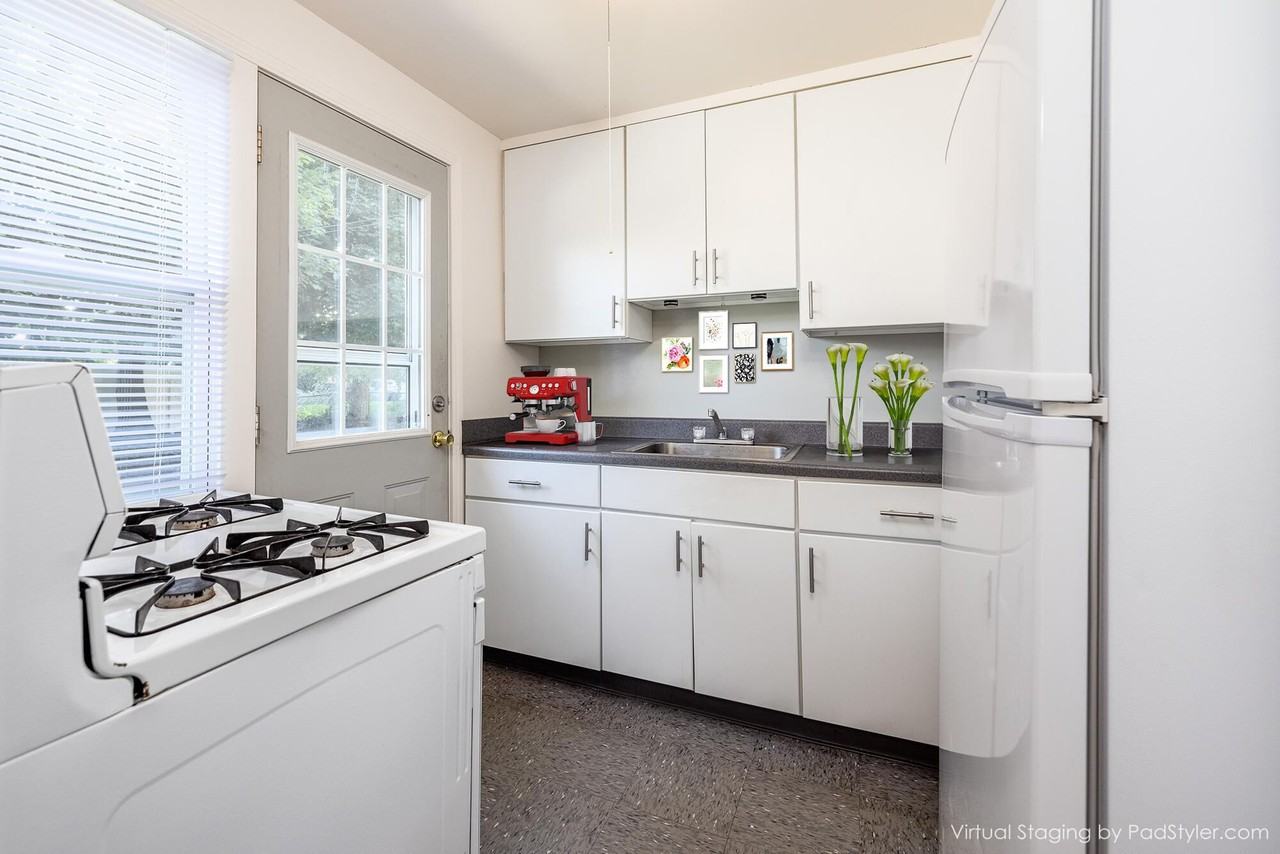 Amherst Gardens - Photo 4 of 6