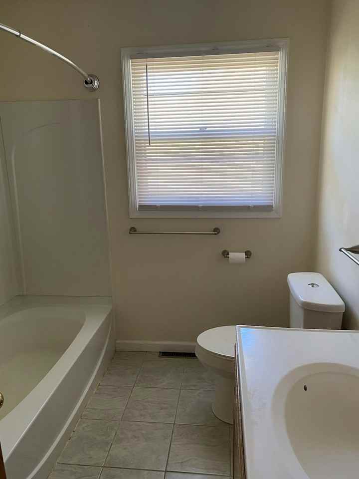 16200 Dobbins Drive - Photo 5 of 9