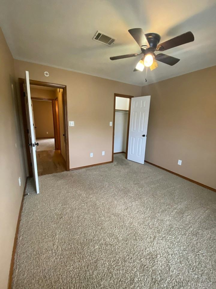 25 Dallas Lane, Unit B - Photo 4 of 7