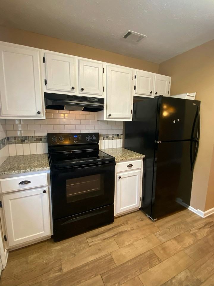 25 Dallas Lane, Unit B - Photo 6 of 7