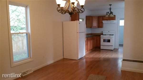 212 E 1st St - Photo 2 of 7