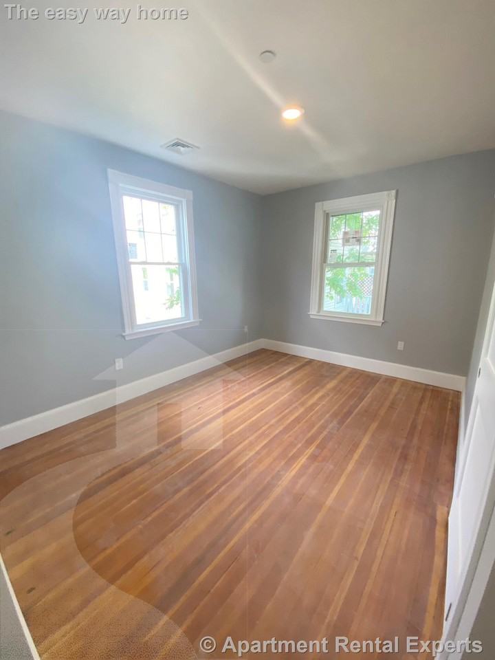 32 Putnam Ave #2 - Photo 3 of 11