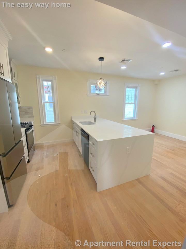 32 Putnam Ave #2 - Photo 5 of 11