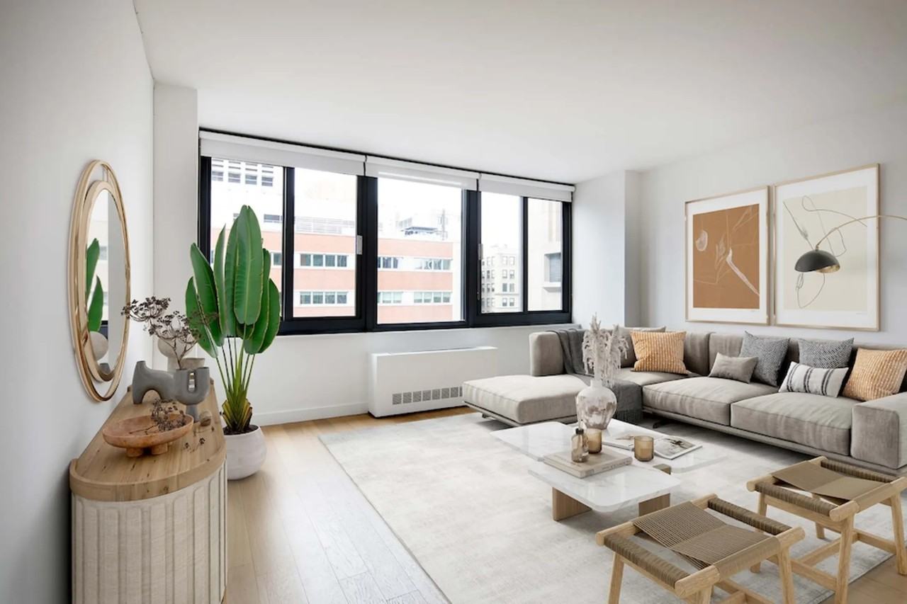 313 Broadway - Photo 2 of 12